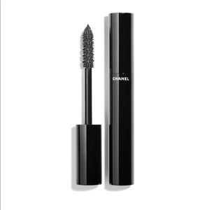 Le Volume de Chanel Mascara in Black